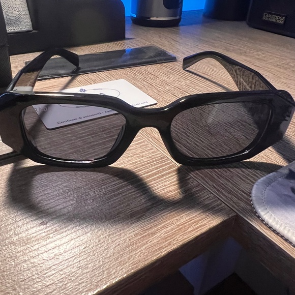 Prada Pr17 Brand New - Picture 2 of 3